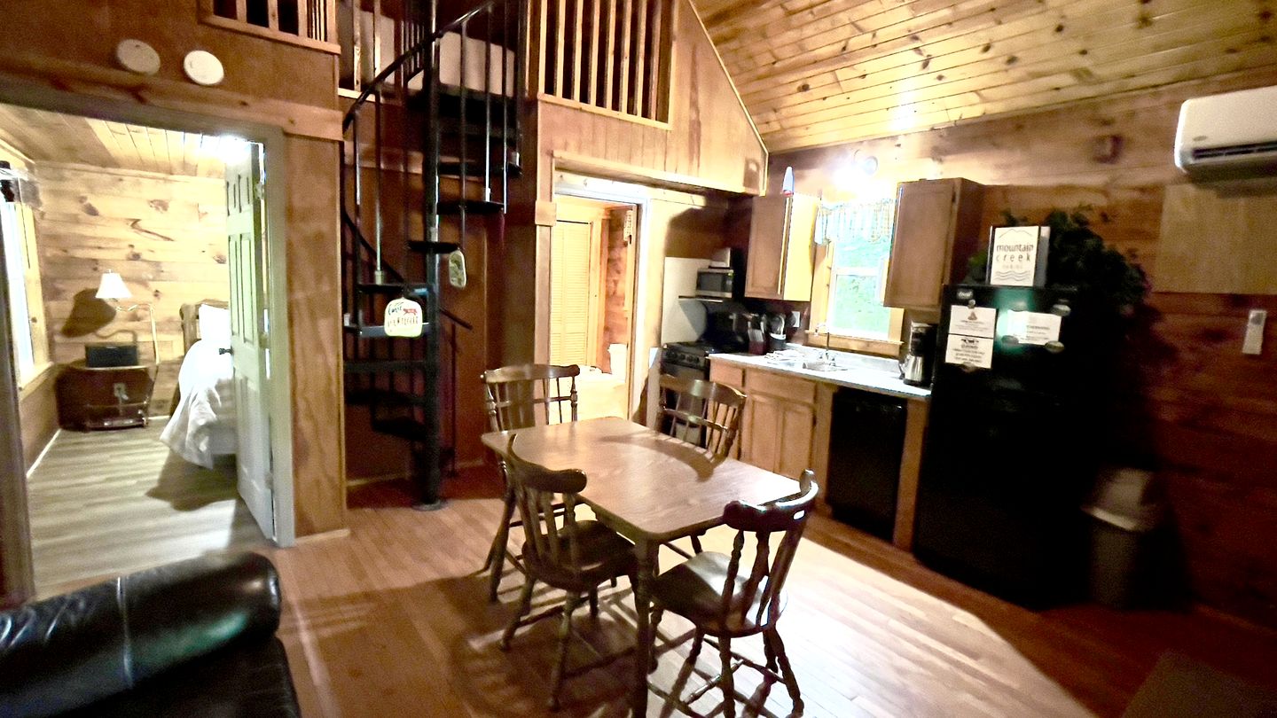 Peaceful Cabin with Hot Tub and Fire Pit in Bruceton Mills, West Virginia