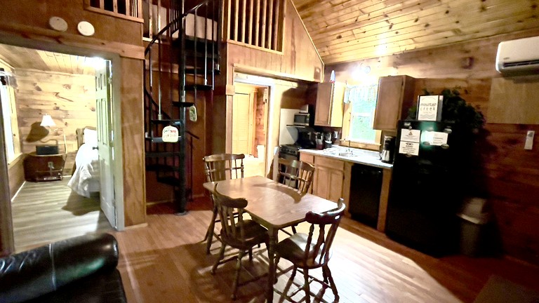 Cabins (United States of America, Bruceton Mills, West Virginia)