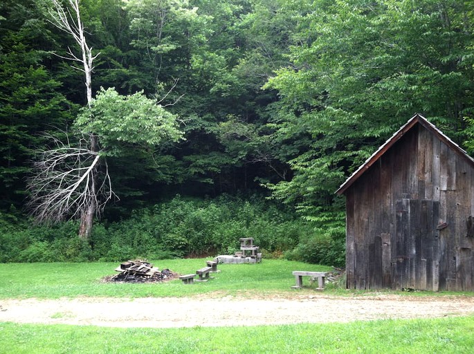 Cabins (Newland, North Carolina, United States)