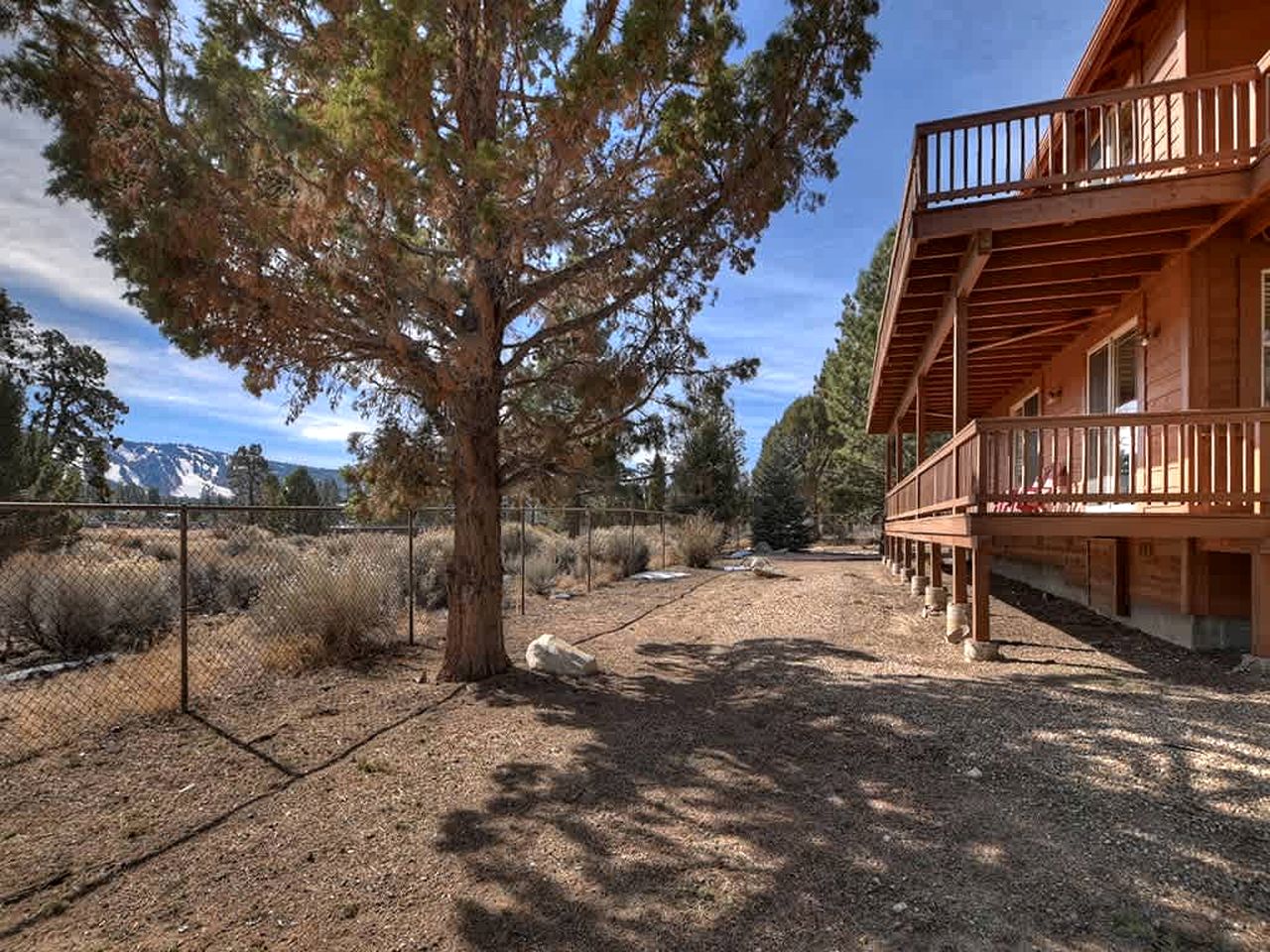 California Dreaming: Lakeside Cabin Getaway in the Best Location