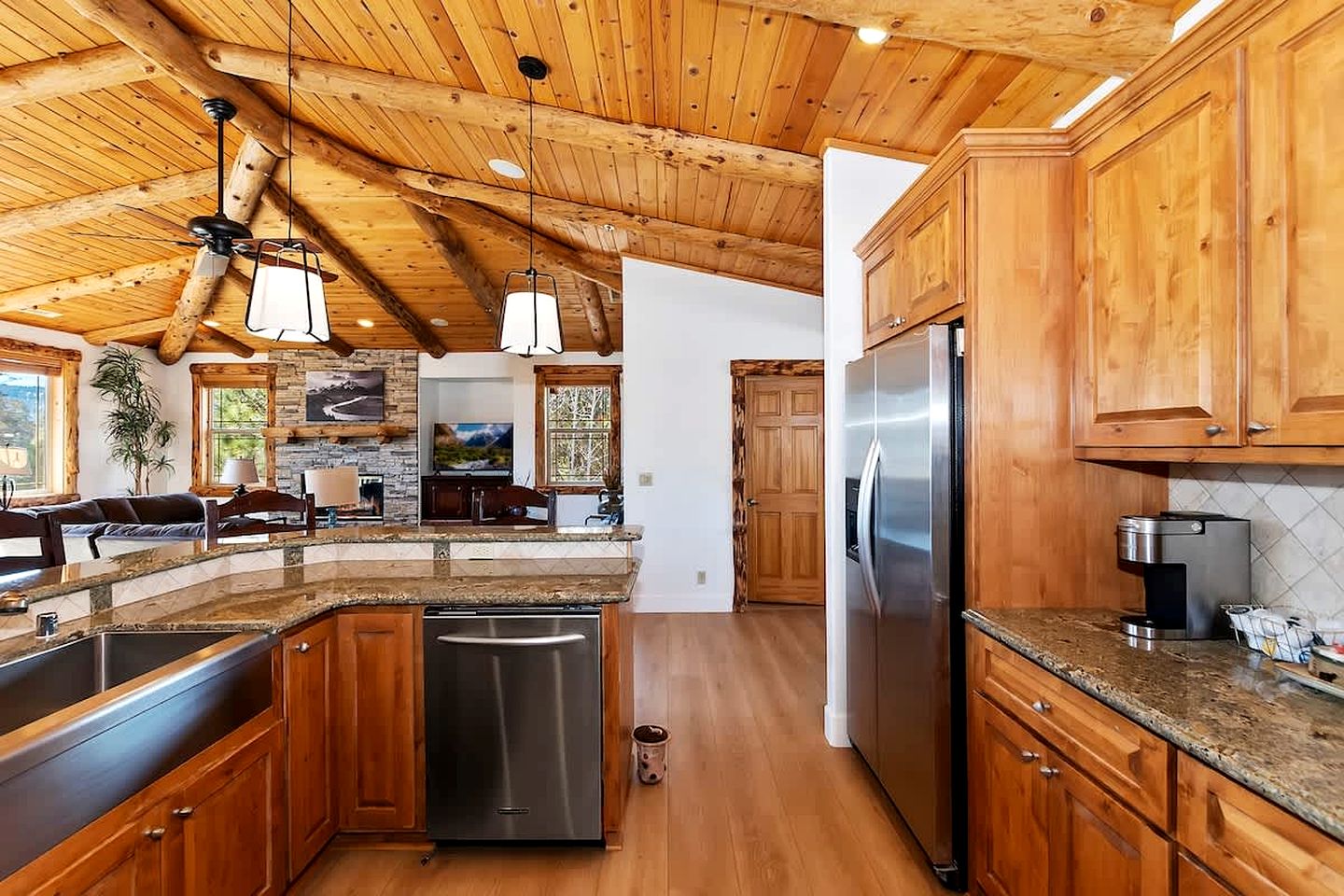 California Dreaming: Lakeside Cabin Getaway in the Best Location