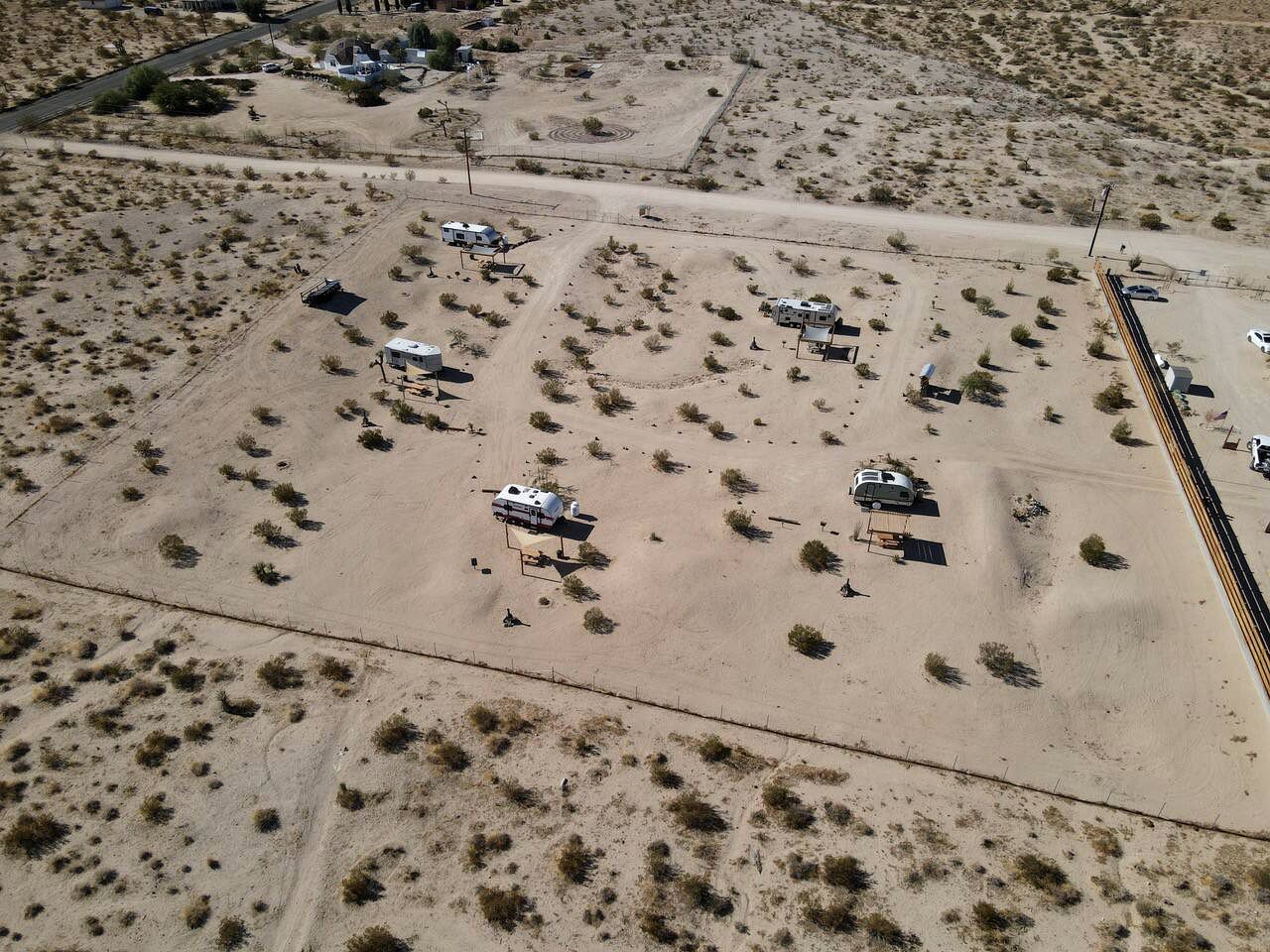 California Glamping Vacations in this Caravan Ideal for Enjoying Unique Views of the Desert