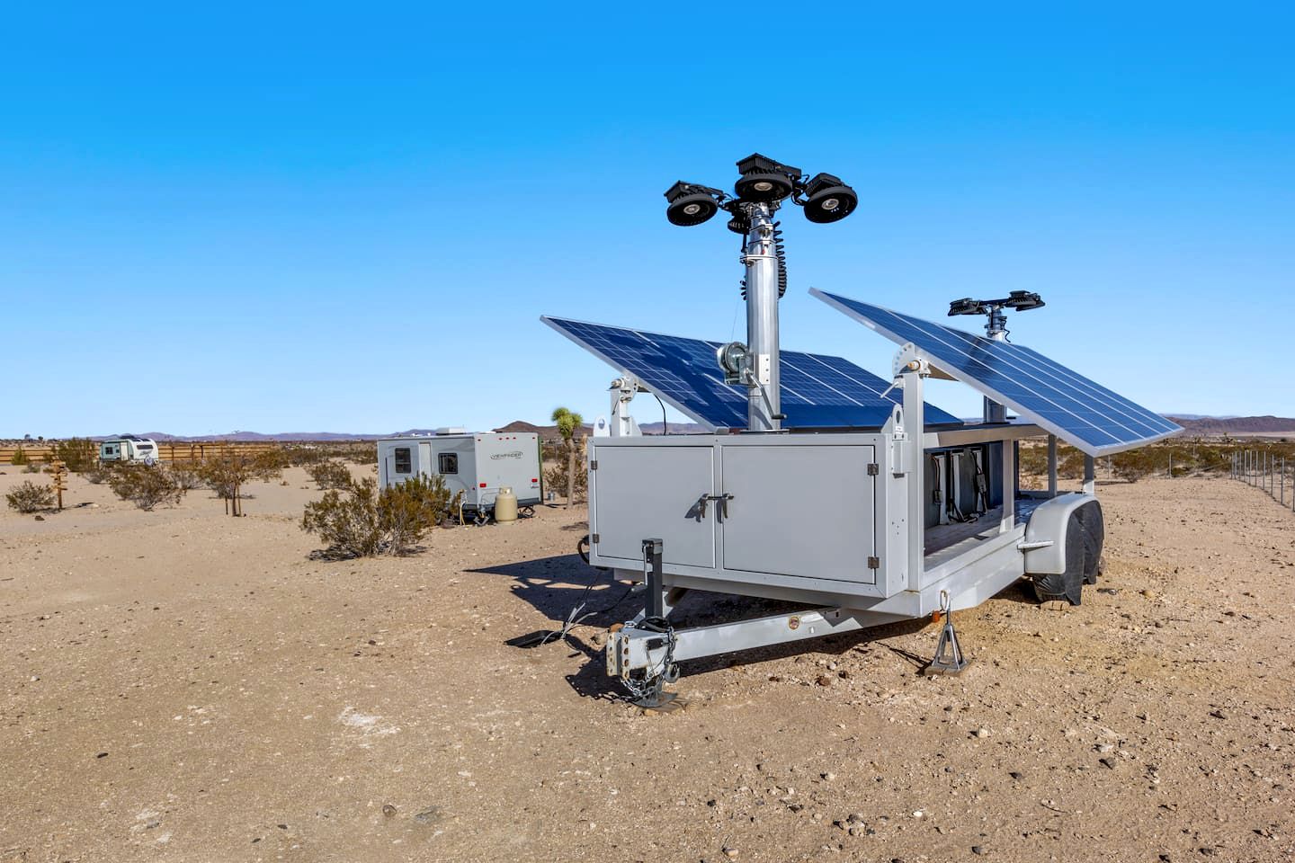 California Glamping Vacations in this Caravan Ideal for Enjoying Unique Views of the Desert