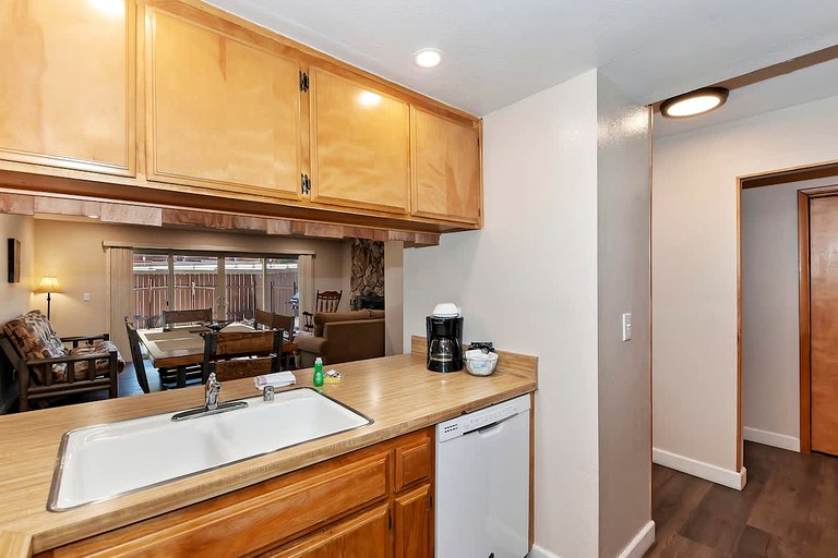 Cabins (United States of America, Big Bear Lake, California)