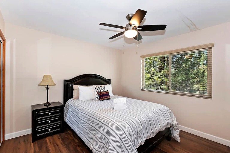 Cabins (United States of America, Big Bear Lake, California)