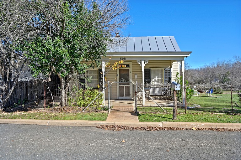 Floating Homes (United States of America, Fredericksburg, Texas)