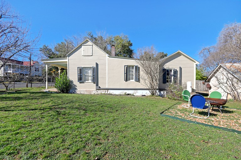 Floating Homes (United States of America, Fredericksburg, Texas)