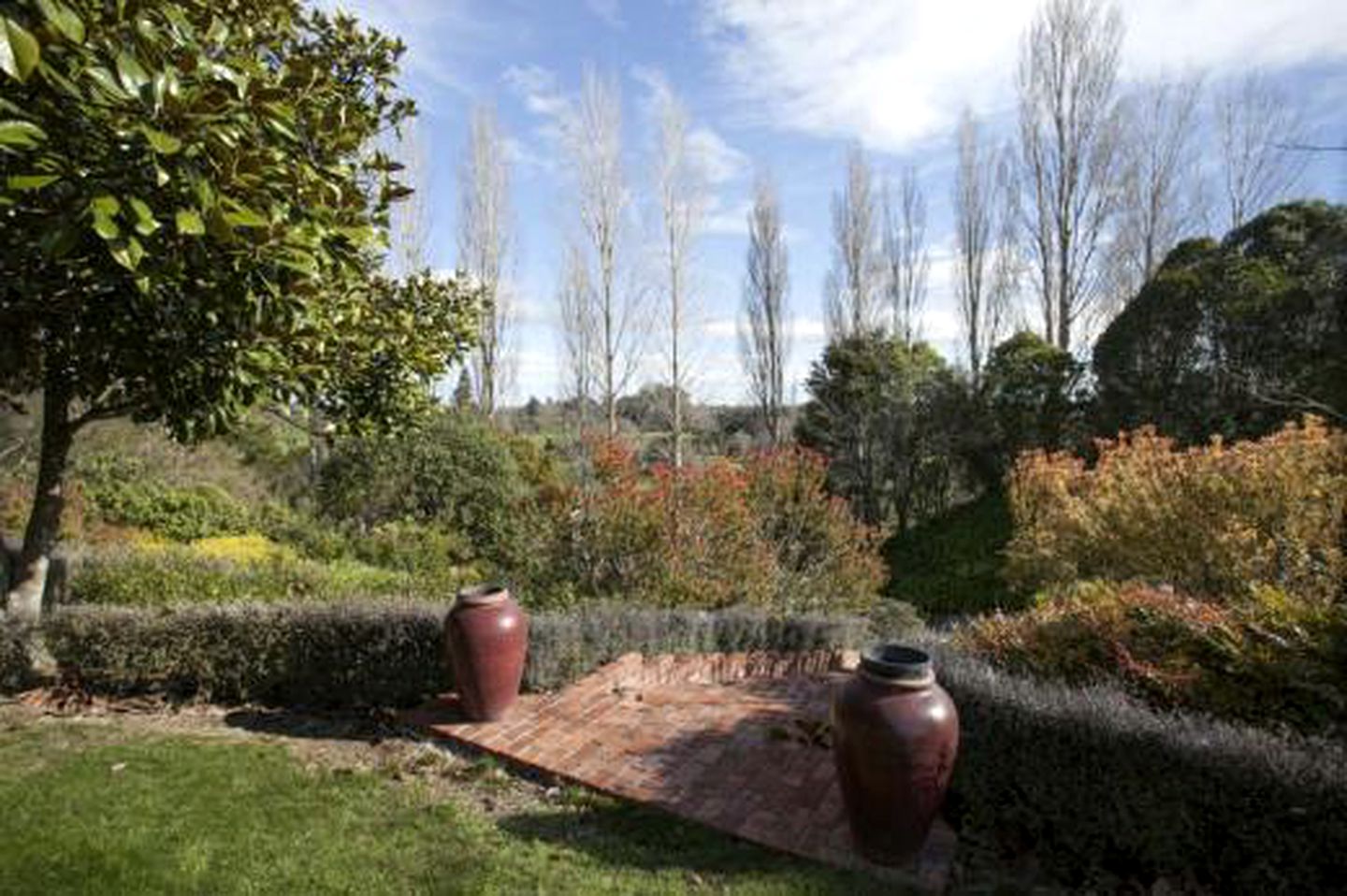 Romantic Bed and Breakfast Accommodation by the Waikato River in Cambridge, New Zealand