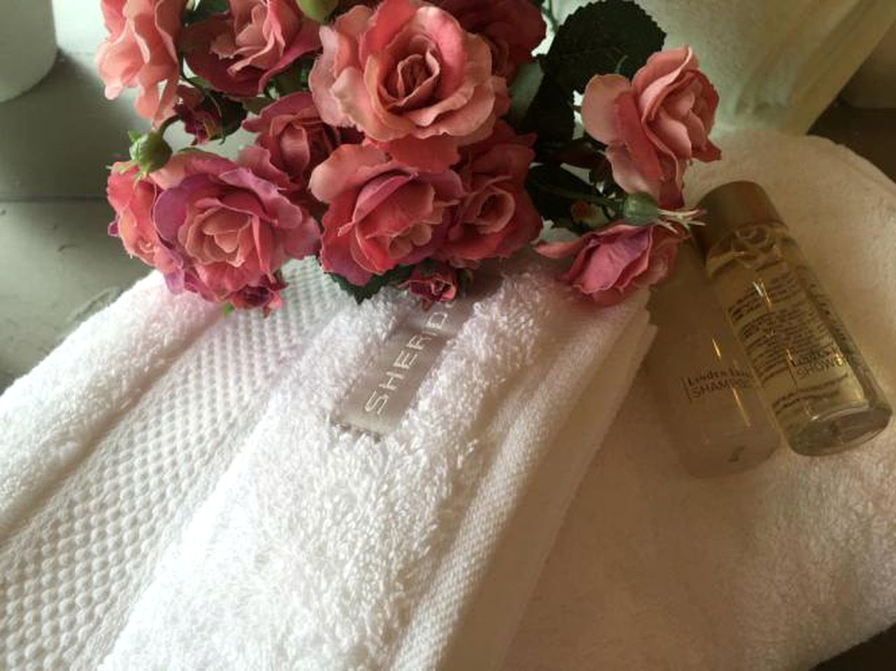 Romantic Bed and Breakfast Accommodation by the Waikato River in Cambridge, New Zealand