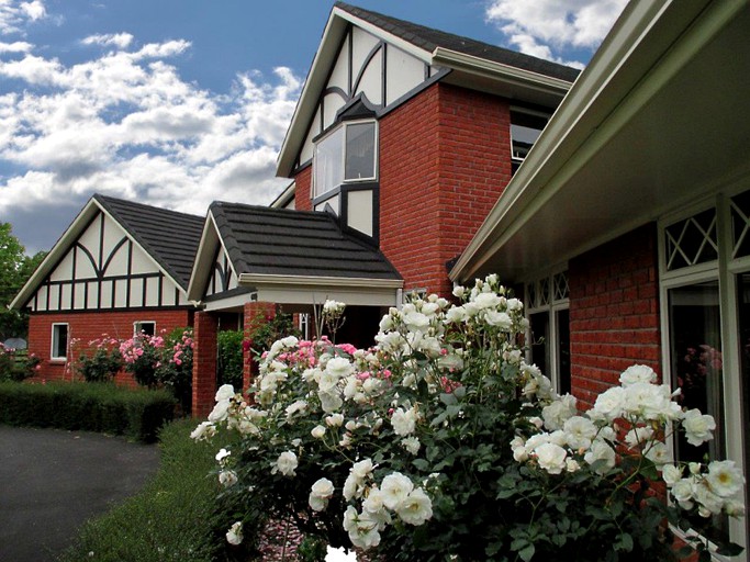 Cottages (Cambridge, North Island, New Zealand)
