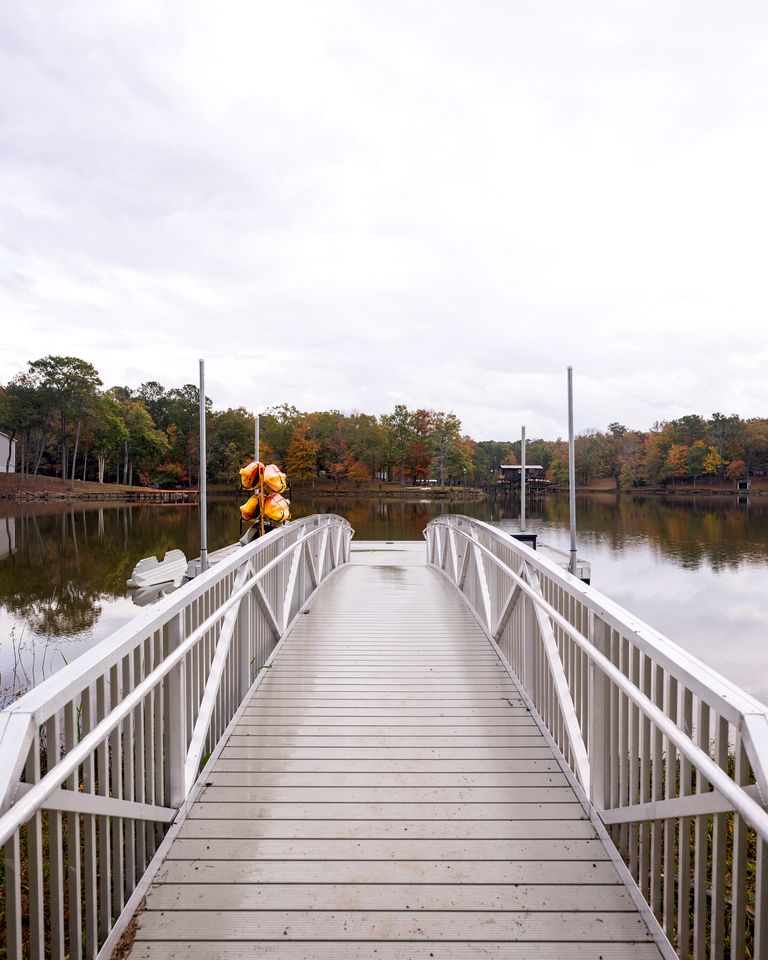 Amazing Lakeside Dome with Private Deck in Cedar Bluff, Alabama
