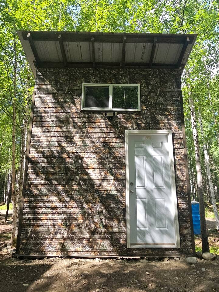 Relaxing Mini Cabin Hideaway with Campground Amenities, Play Area & Firepit in Houston, Alaska