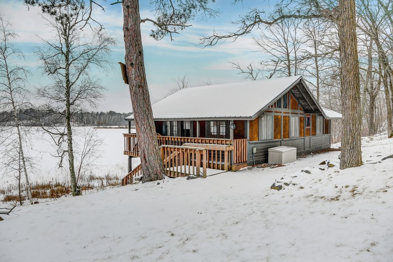 Cabins (Walker, Minnesota, United States)