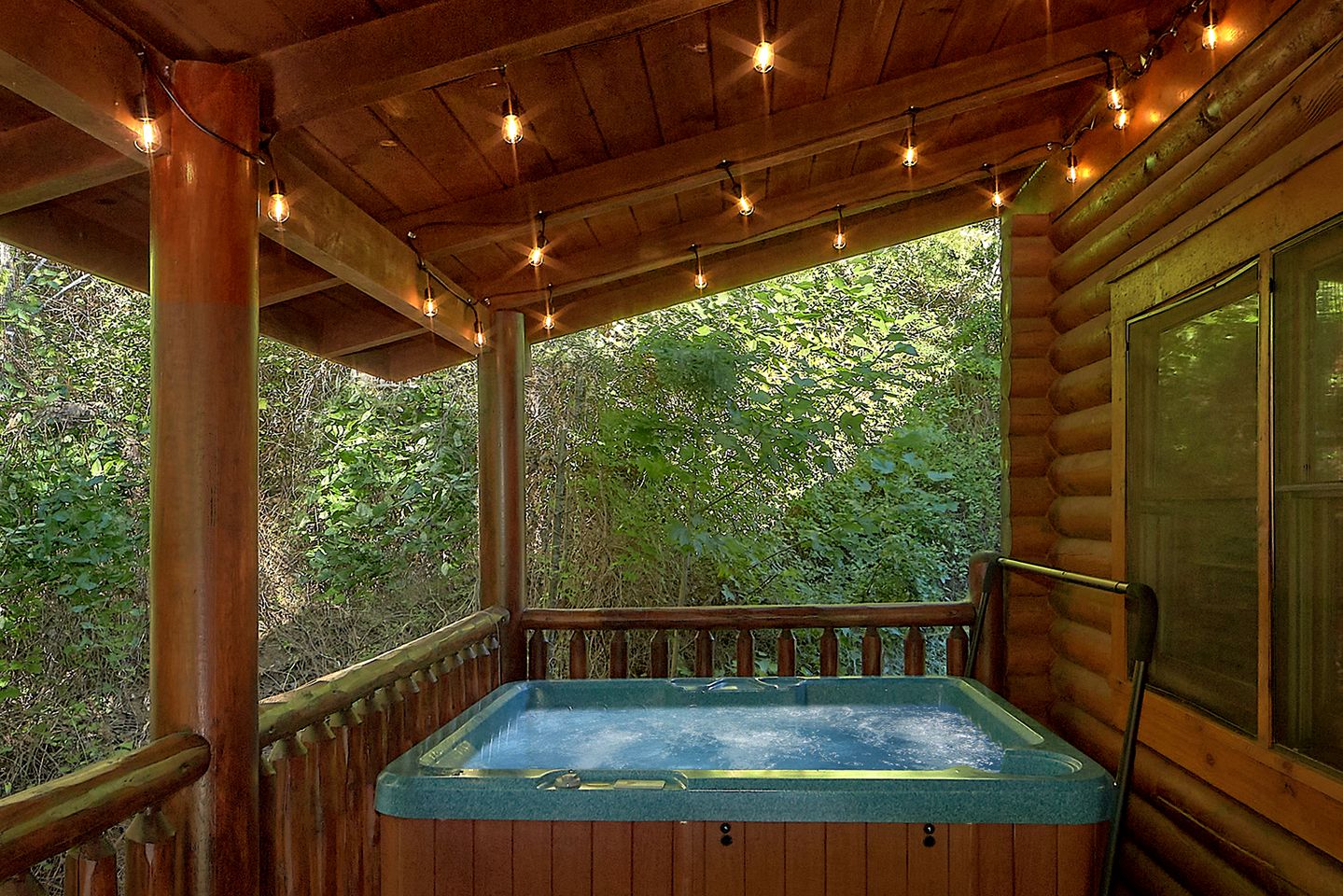Charming Cabin Escape near Great Smoky Mountain National Park, Tennessee