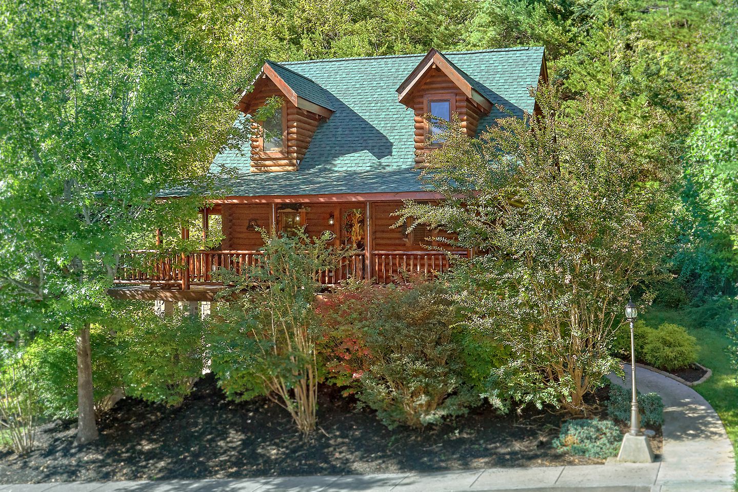 Charming Cabin Escape near Great Smoky Mountain National Park, Tennessee