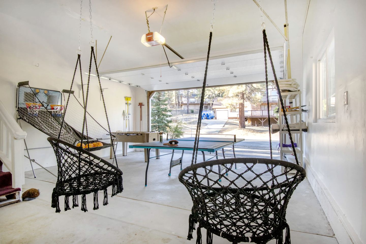 Fantastic Cottage with Barbecue and Fire Pit in Big Bear Lake, California