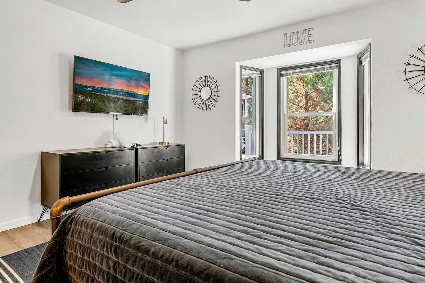 Fantastic Cottage with Barbecue and Fire Pit in Big Bear Lake, California
