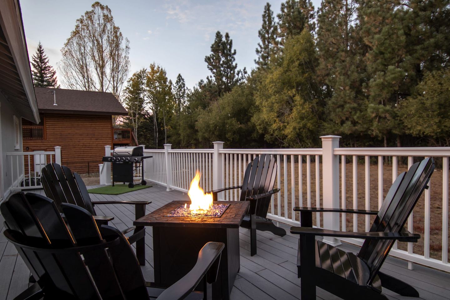 Fantastic Cottage with Barbecue and Fire Pit in Big Bear Lake, California