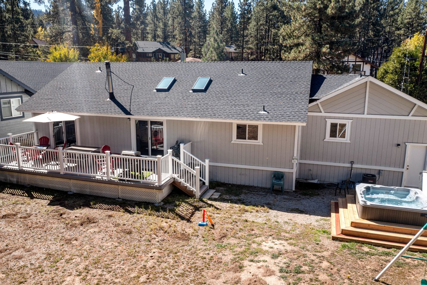 Fantastic Cottage with Barbecue and Fire Pit in Big Bear Lake, California