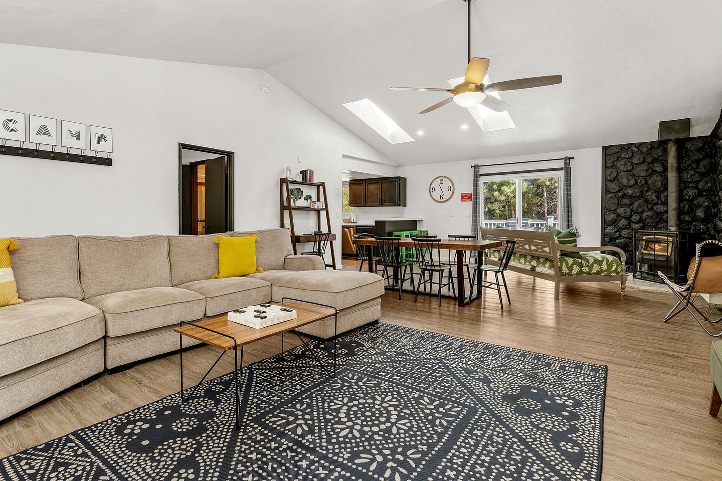 Fantastic Cottage with Barbecue and Fire Pit in Big Bear Lake, California