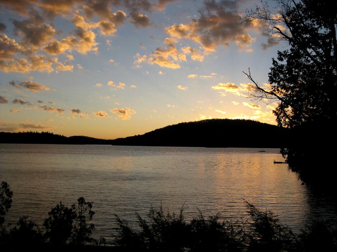 Cabins (Tupper Lake, New York, United States)