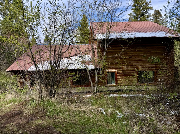Cabins (United States of America, Swan Valley, Idaho)