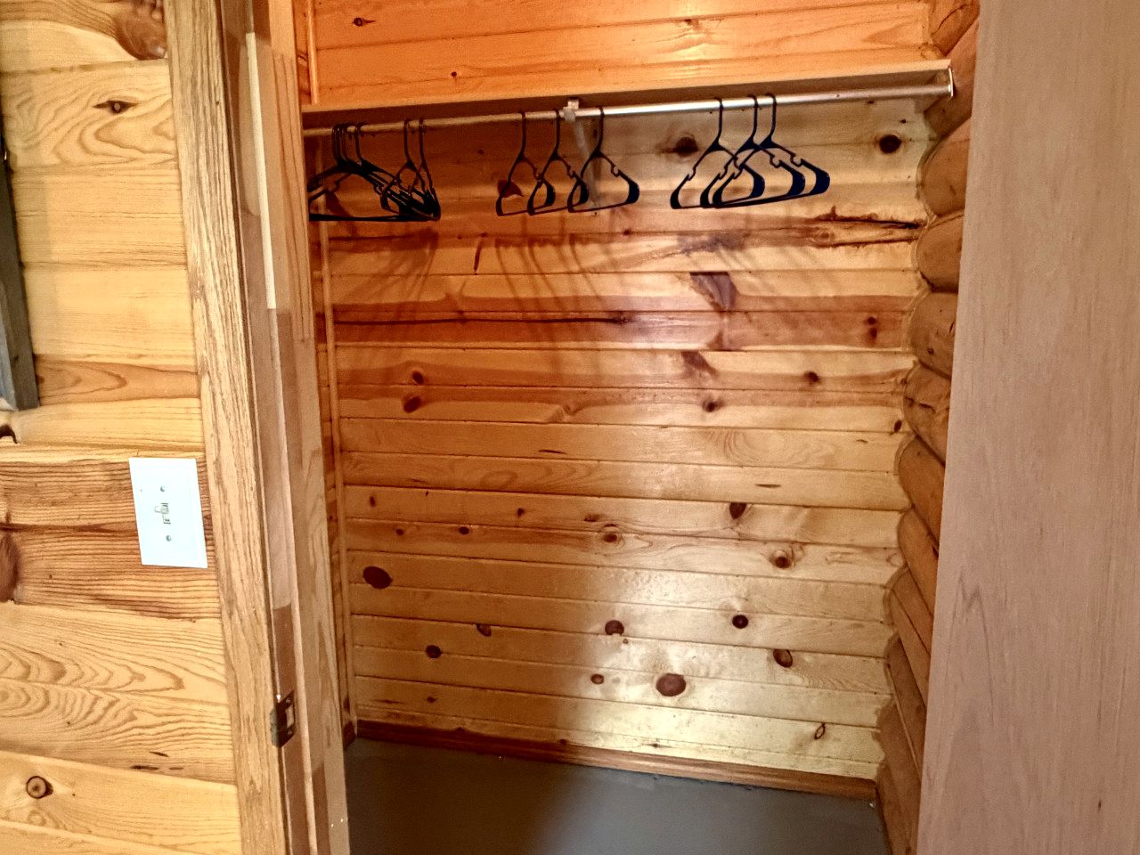 Peaceful Historic Cabins with Stocked Lake & Outdoor Adventures near Swan Valley, Idaho