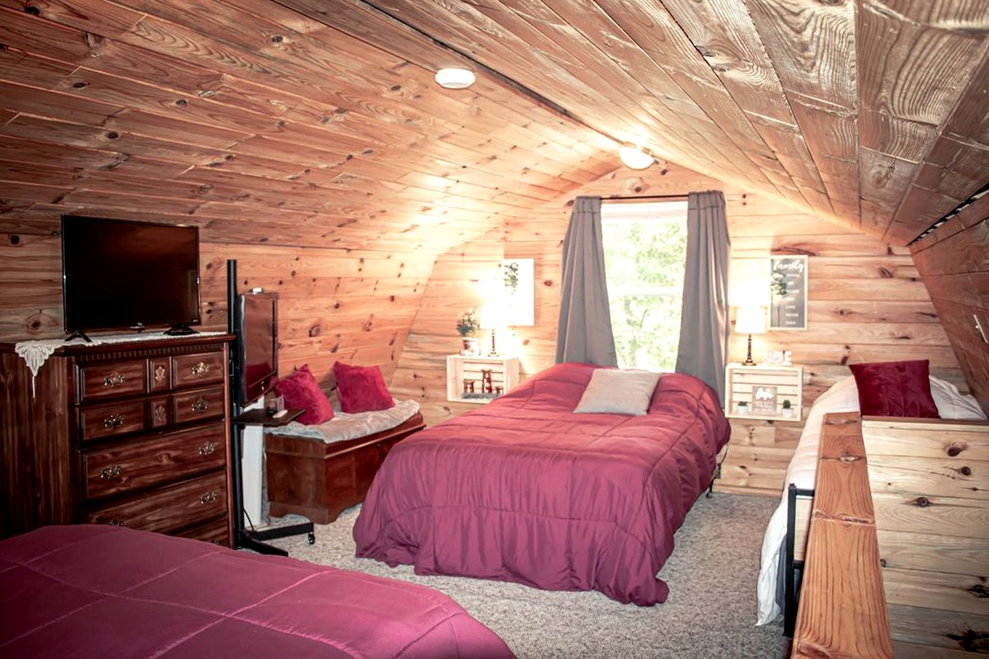 Amazing Lakefront Cabin with All Amenities in Carthage, Fort Drum