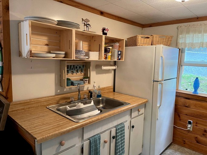 Cabins (United States of America, Carthage, New York)