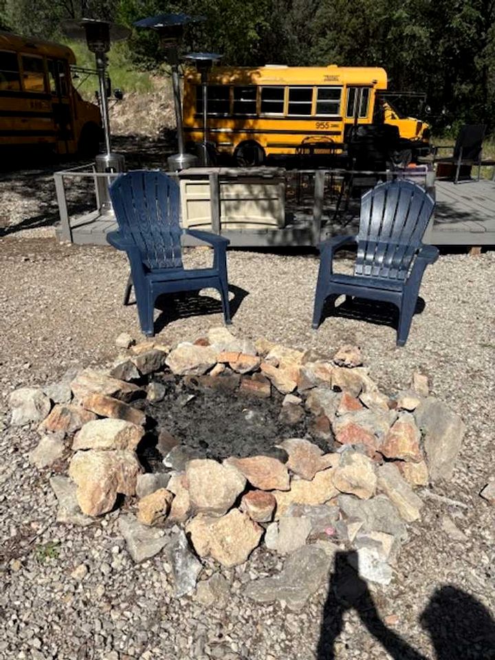 Scenic Skoolie Glamping Retreat, Unique Converted School Buses Near Lincoln National Forest, Mayhill New Mexico