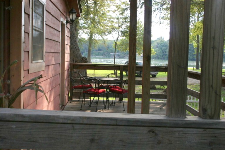 Cabin rental on Lake Dunlap, Texas