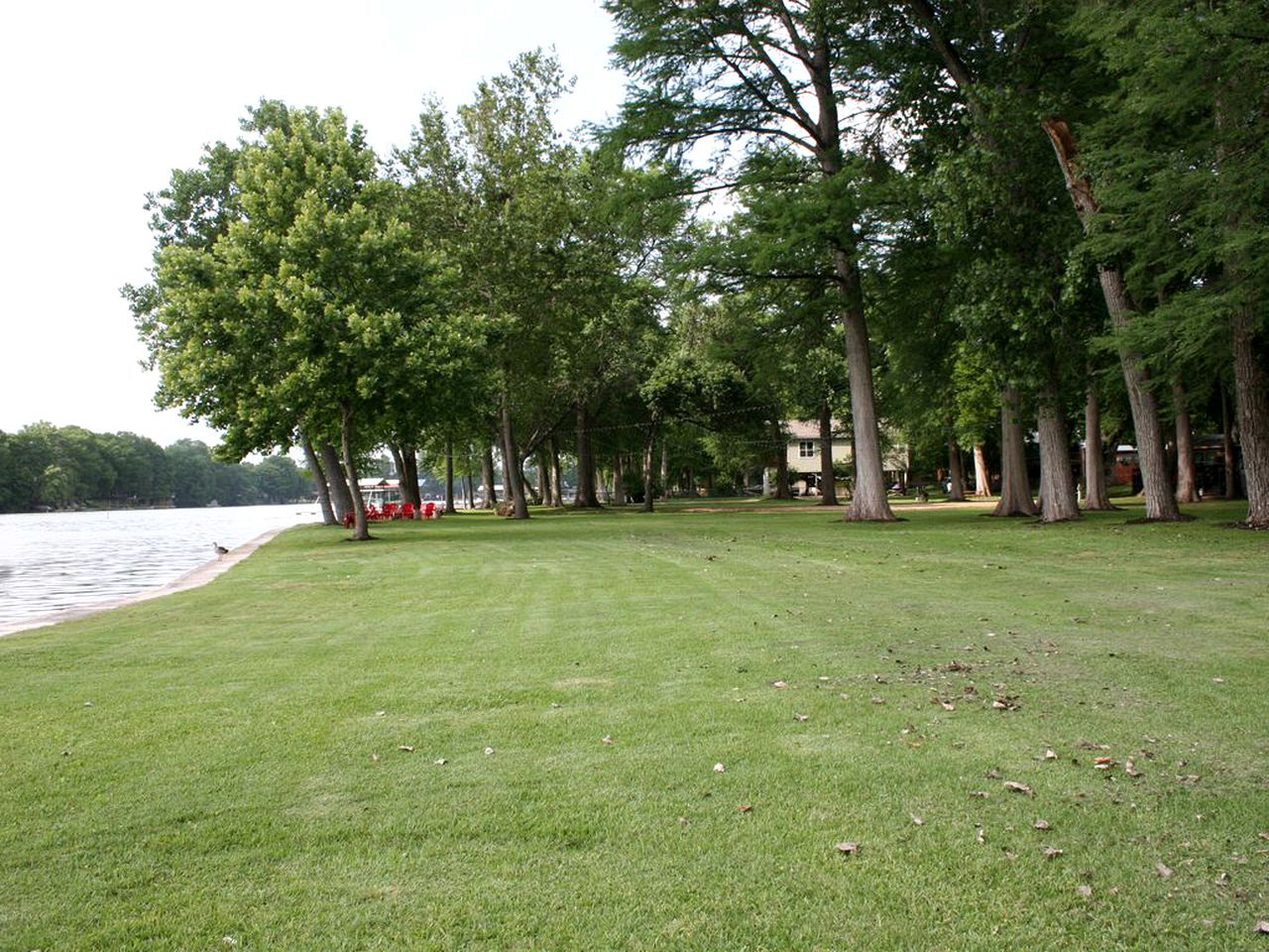 Spacious 10-Person Cabin Rental on Lake Dunlap near Austin, Texas