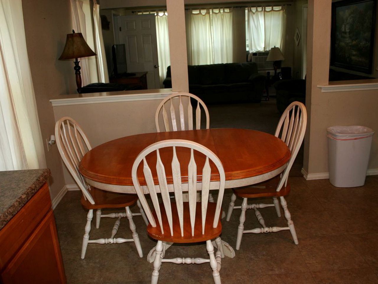 Spacious 10-Person Cabin Rental on Lake Dunlap near Austin, Texas