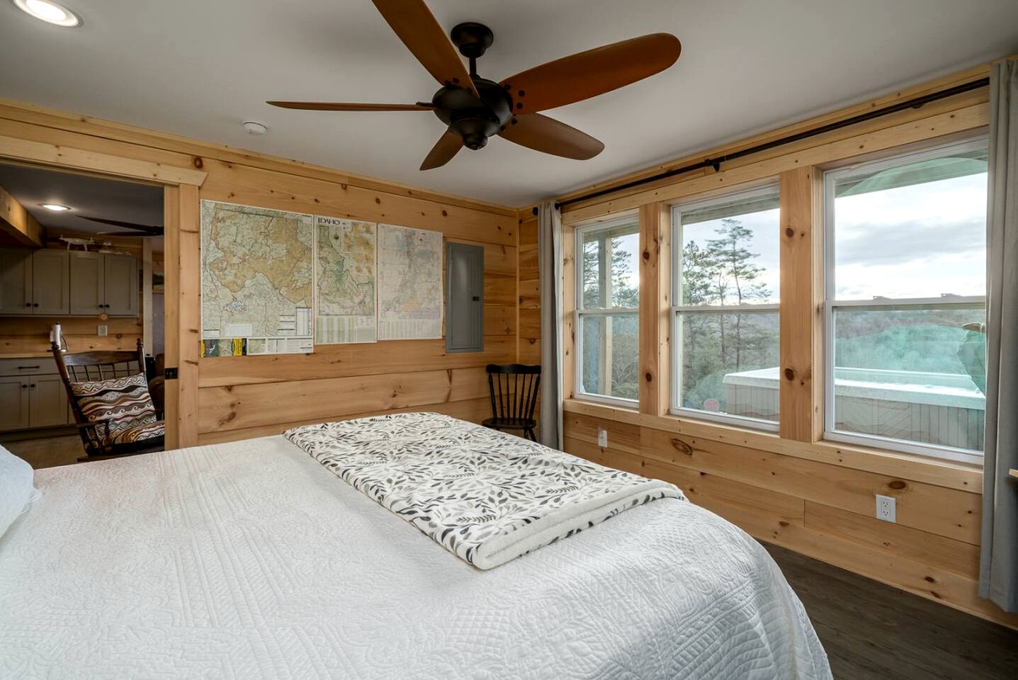 Fantastic Glamping Tiny Home Rental on The Toccoa River in Blue Ridge, Georgia
