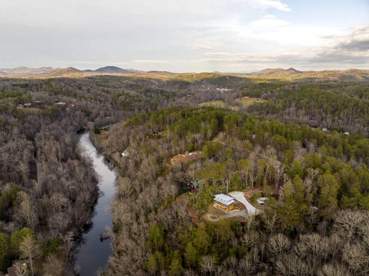 Fantastic Glamping Tiny Home Rental on The Toccoa River in Blue Ridge, Georgia