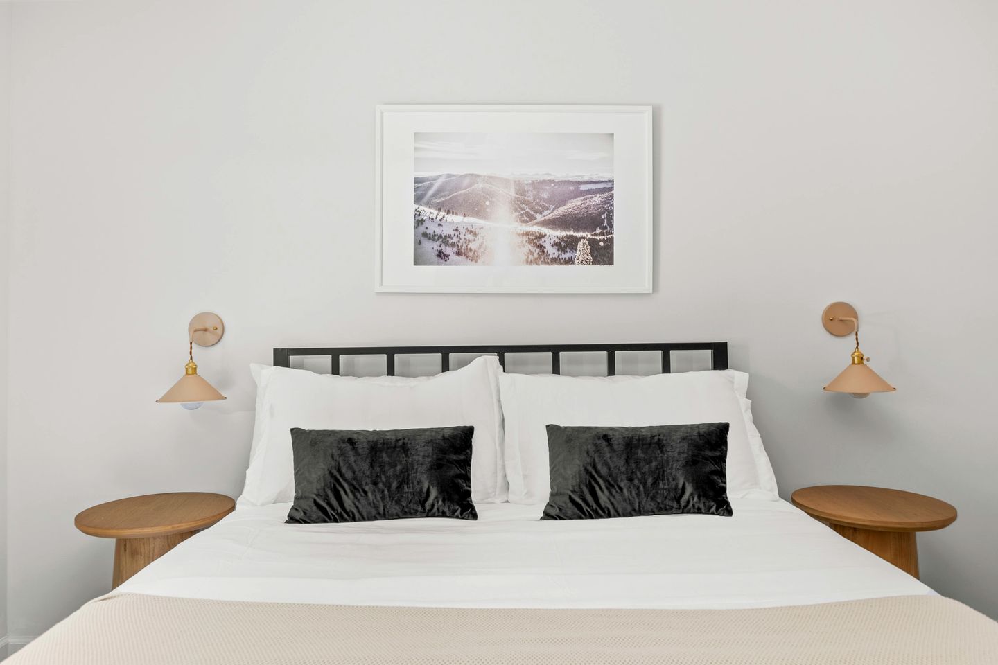 Amazingly Equipped Cabin with BBQ, Fire pit, Deck and Beautiful Design in NY