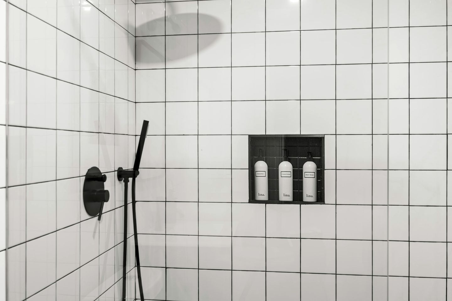 Amazingly Equipped Cabin with BBQ, Fire pit, Deck and Beautiful Design in NY