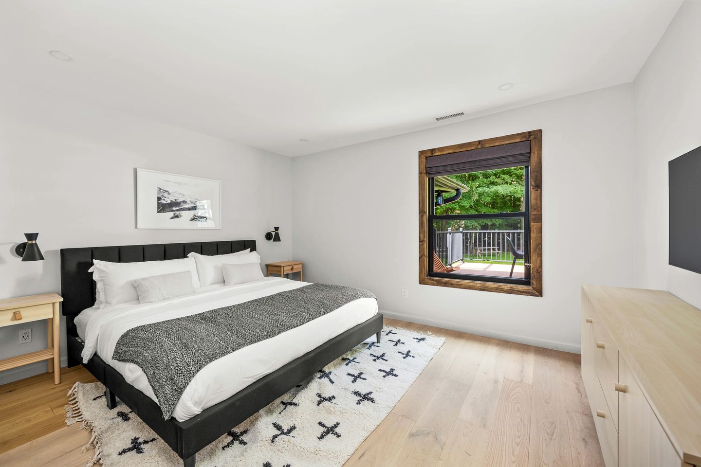 Amazingly Equipped Cabin with BBQ, Fire pit, Deck and Beautiful Design in NY