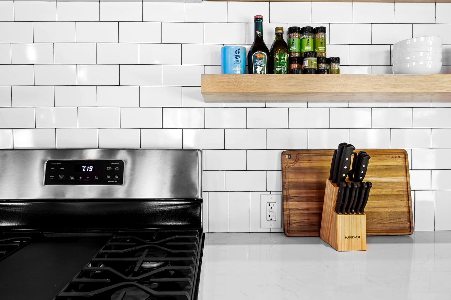 Amazingly Equipped Cabin with BBQ, Fire pit, Deck and Beautiful Design in NY