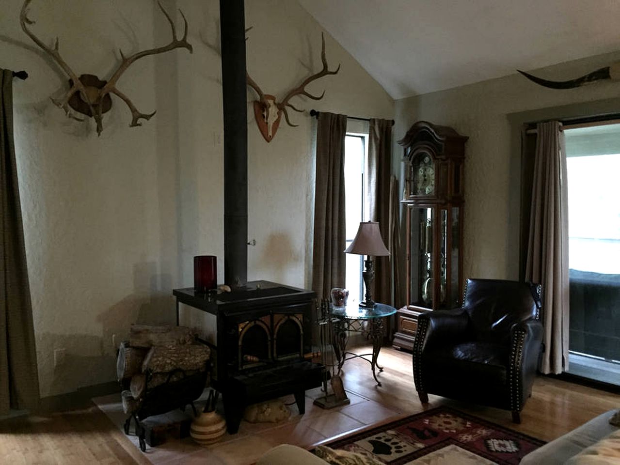 Rustic Countryside Cabin Rental with Outdoor Campfire near Austin, Texas