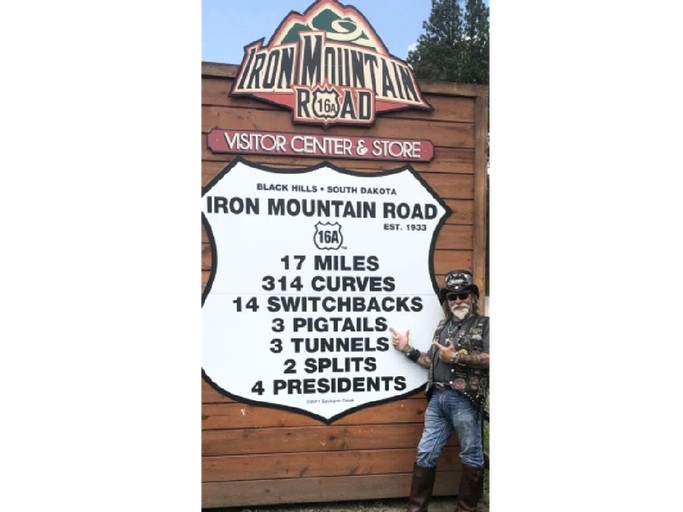 Cabins (United States of America, Sturgis, South Dakota)
