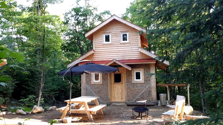 Cabins (Canada, Harrington, Quebec)