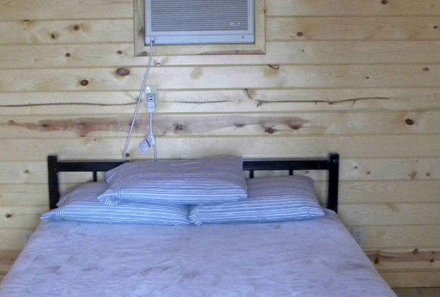 Comfortable Cabin Perfect for Couples Exploring the Outdoors in Sturgis, South Dakota