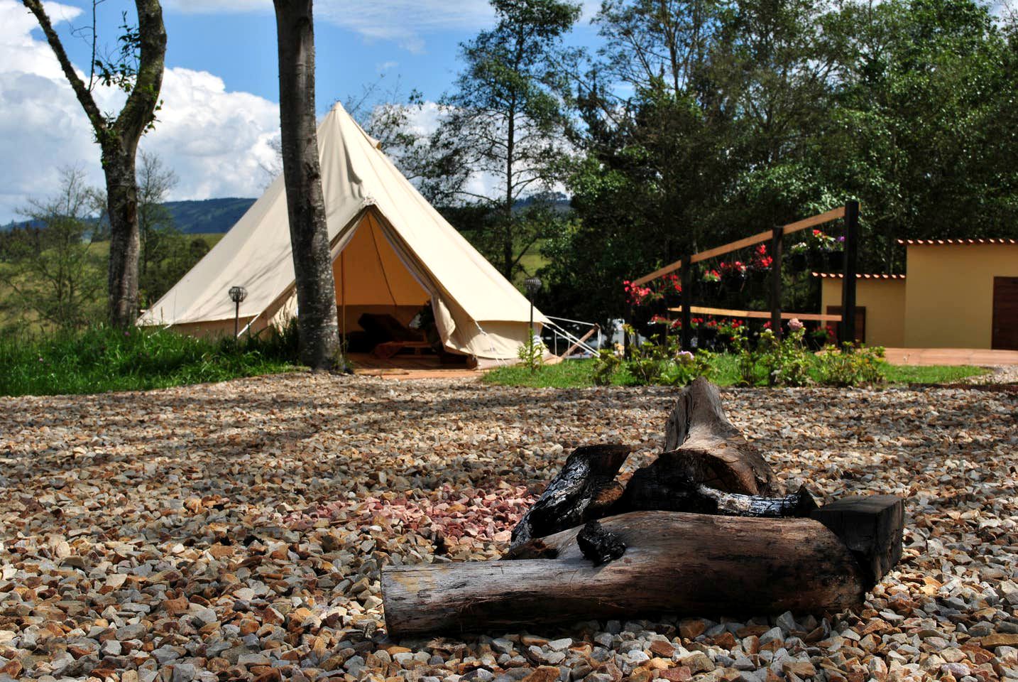 Glamping Accommodation with a Shared Barbecue Area near Villa de Leyva in Colombia