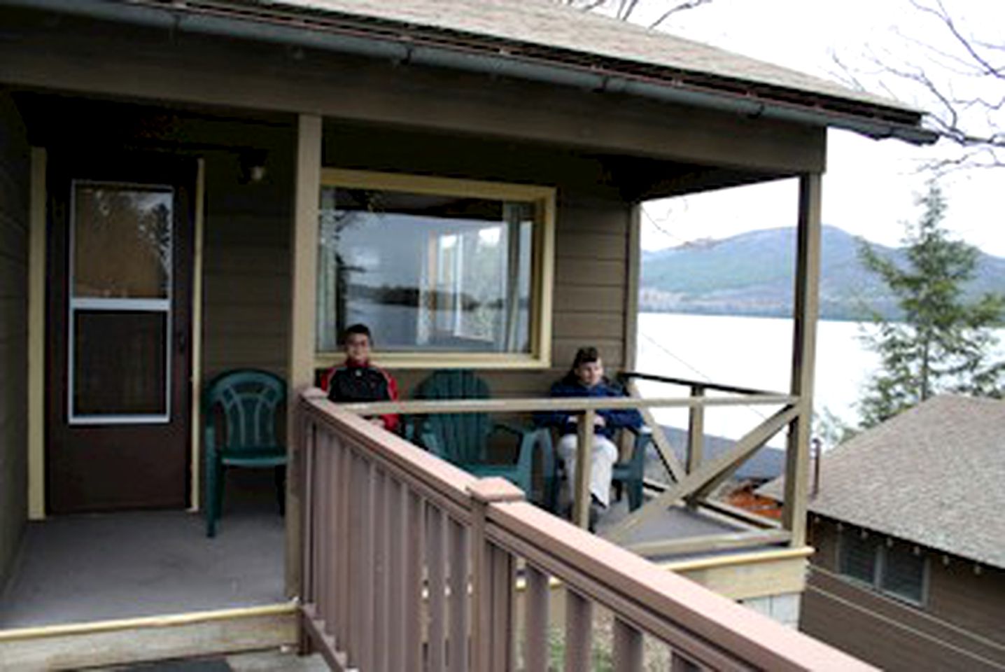 Log Cabin on Lake in Upstate New York