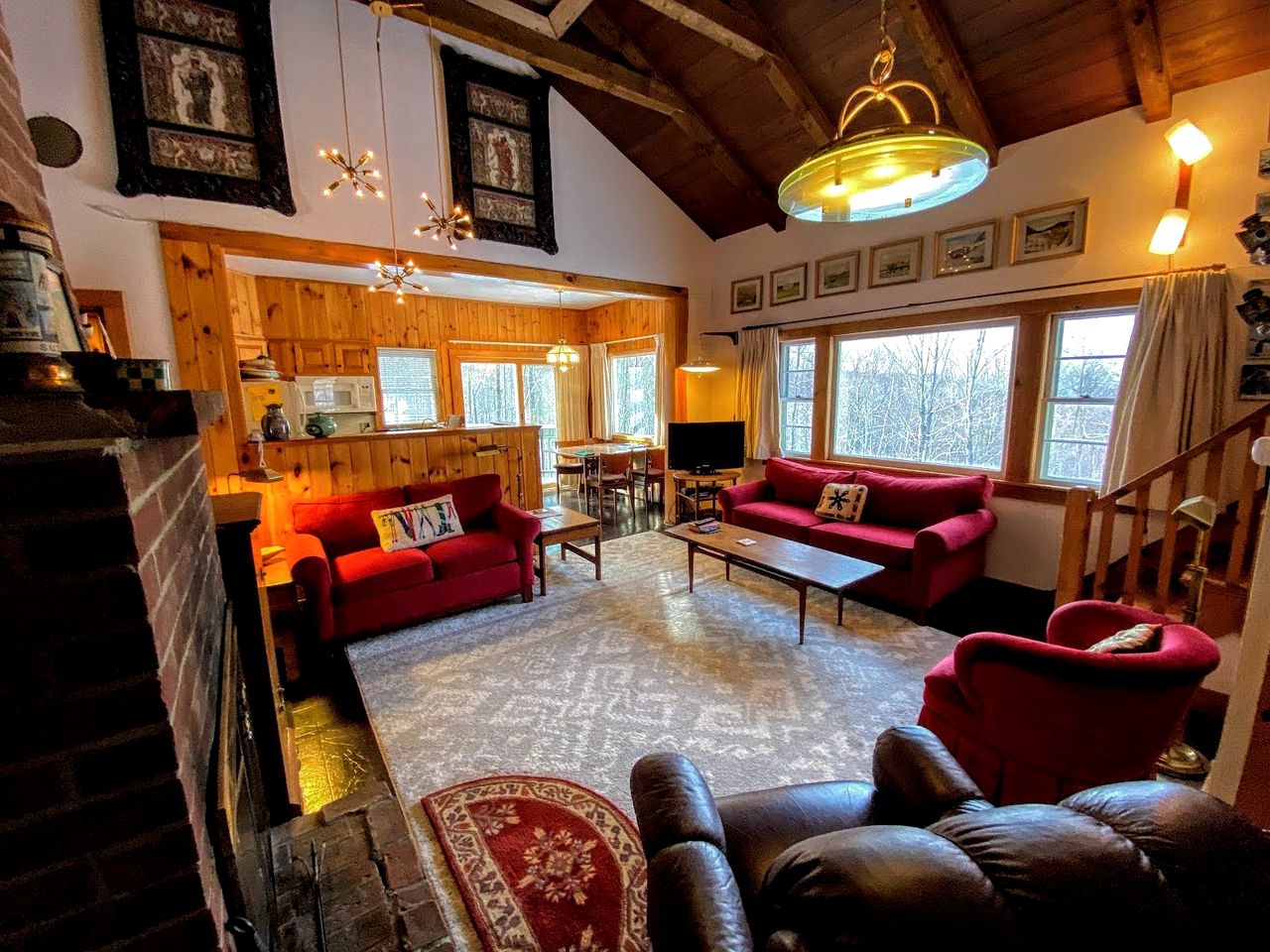 Spacious Retreat for a White Mountains Vacation Getaway