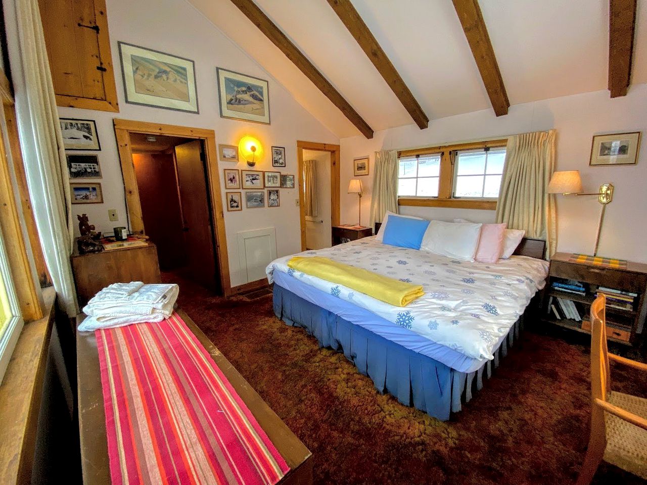 Spacious Retreat for a White Mountains Vacation Getaway