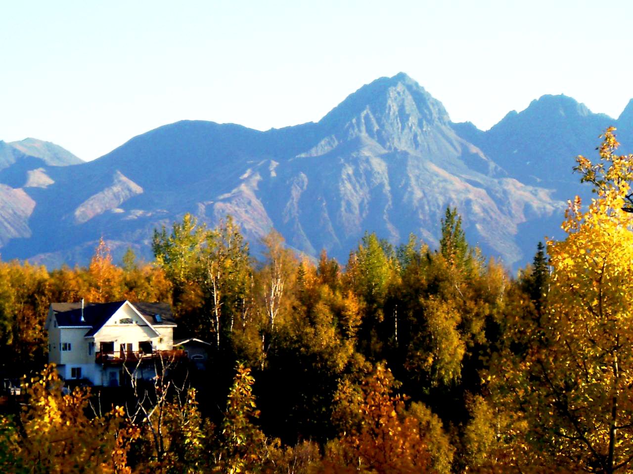 Cozy Lakefront Vacation Rental with Private Dock near Palmer, Alaska