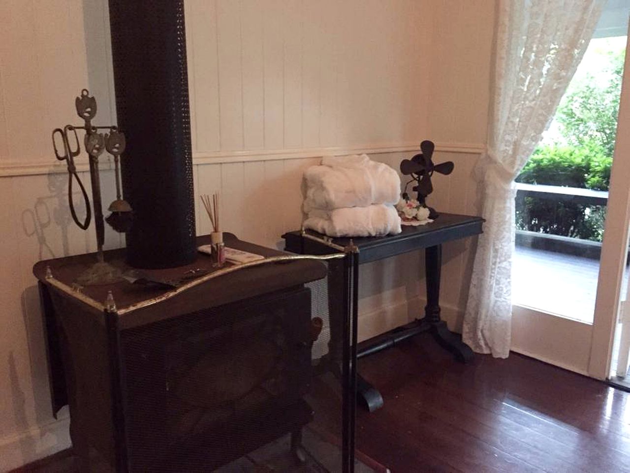 Charming Cabin with Swimming Holes near Lamington National Park, Queensland