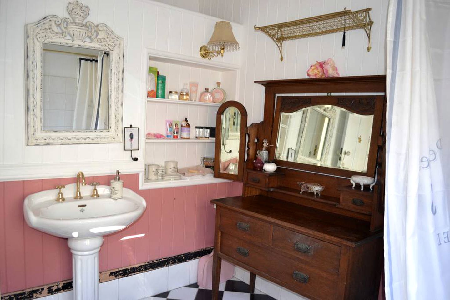 Charming Cabin with Swimming Holes near Lamington National Park, Queensland